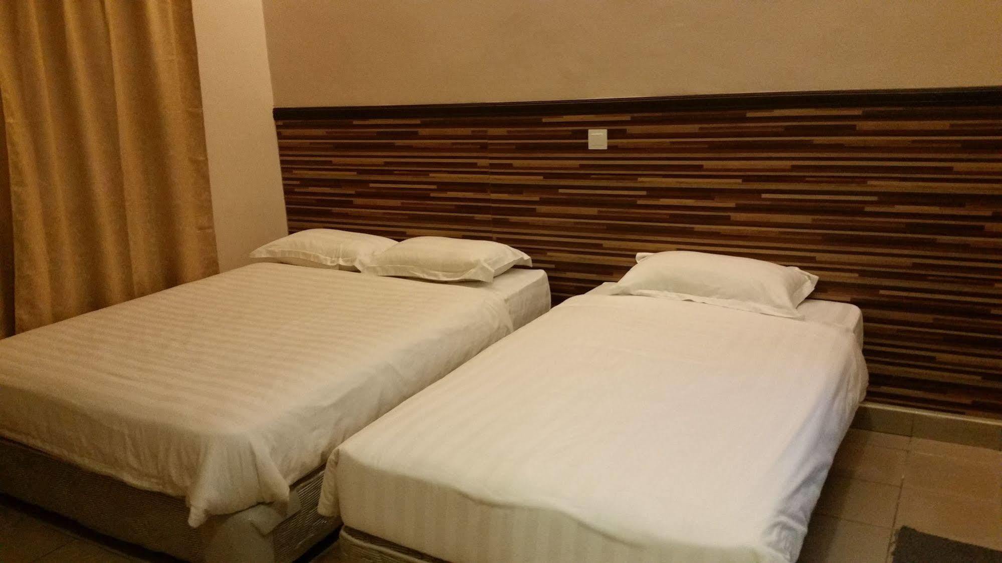 Hotel Iskandar Kota Kinabalu Bagian luar foto