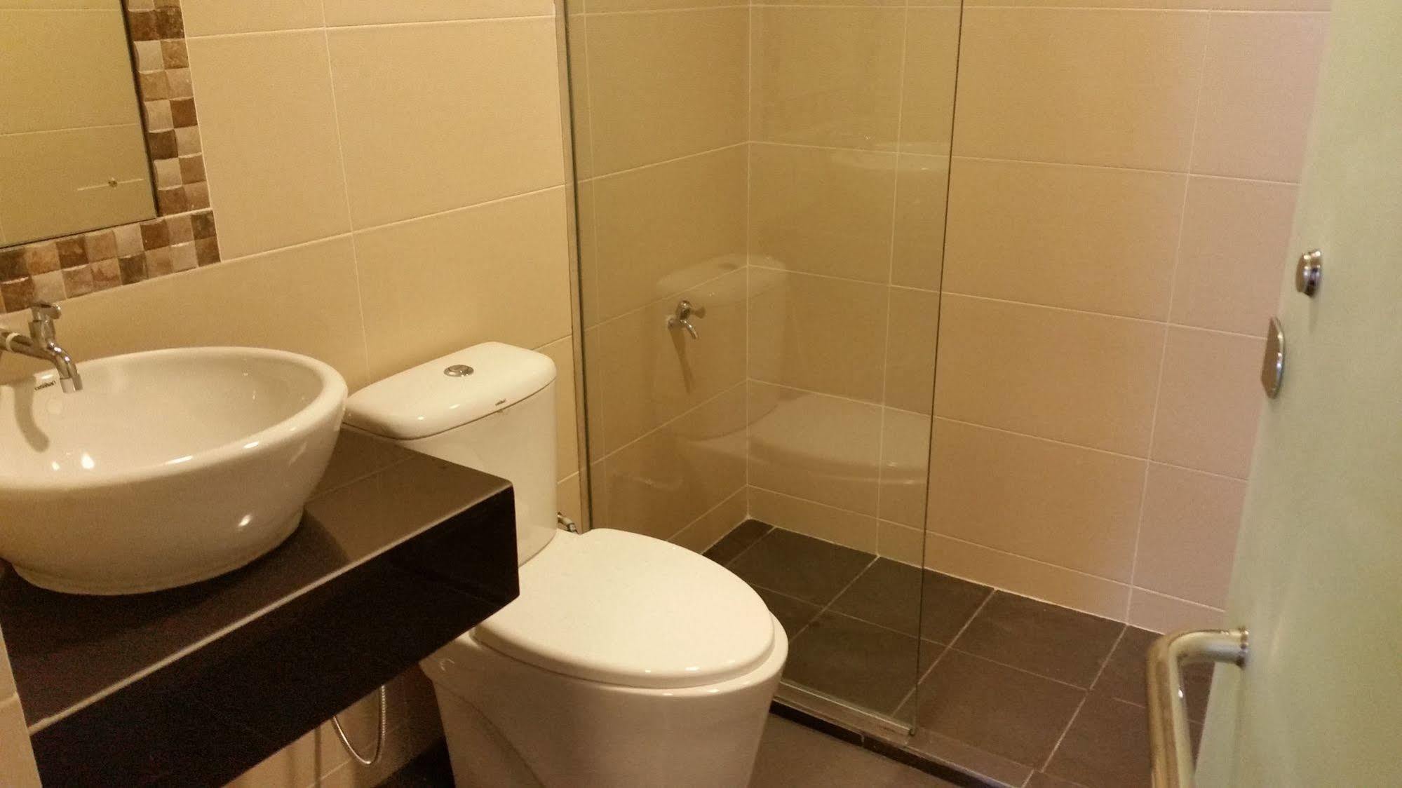 Hotel Iskandar Kota Kinabalu Bagian luar foto